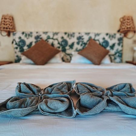 Basa-Basi Lodge Karimunjawa Eksteriør bilde