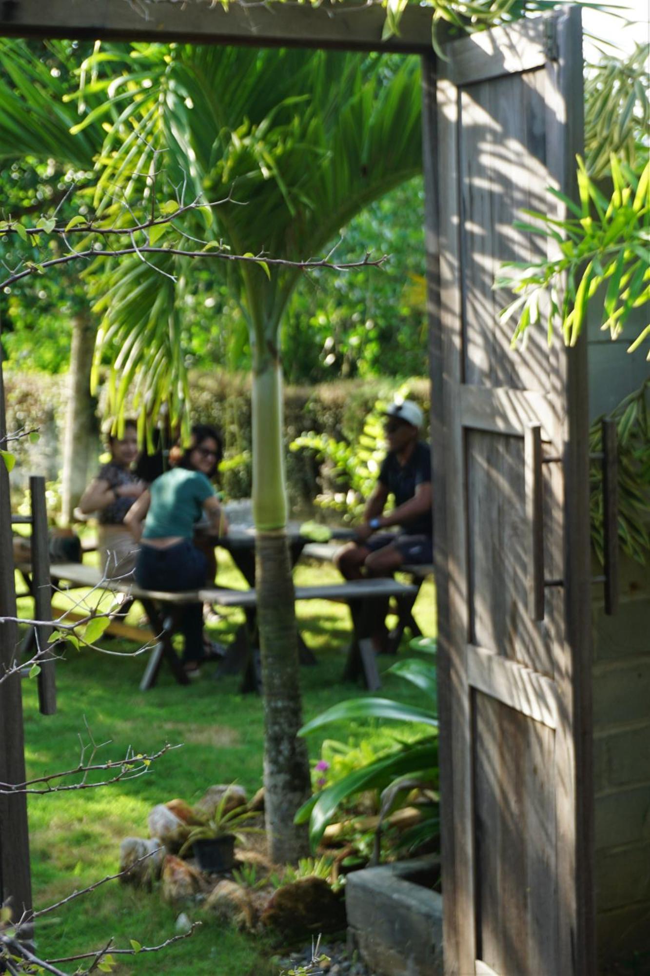 Basa-Basi Lodge Karimunjawa Eksteriør bilde