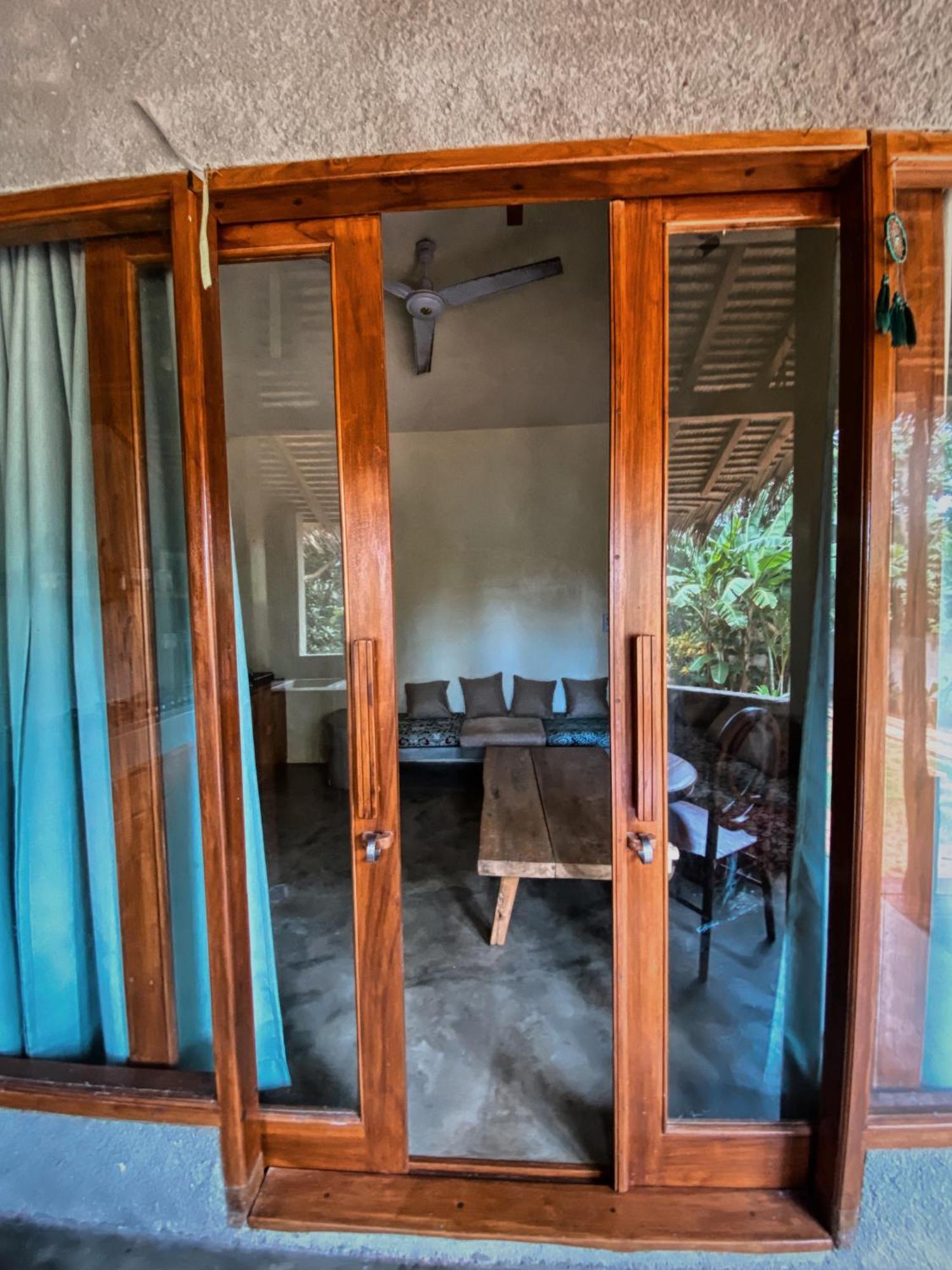 Basa-Basi Lodge Karimunjawa Eksteriør bilde
