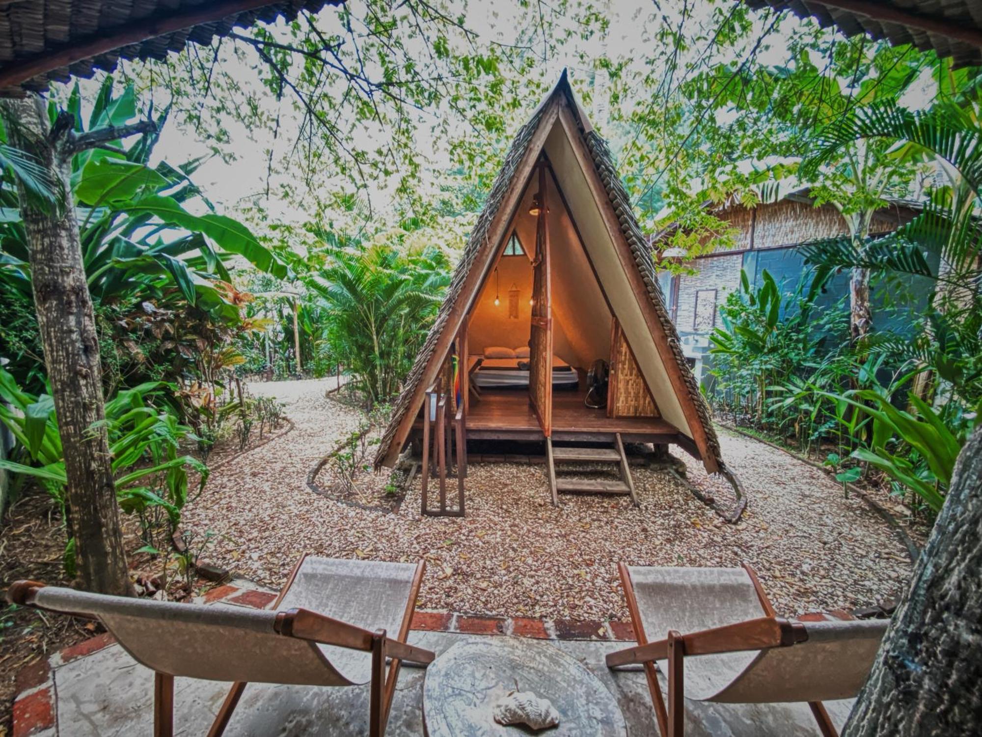 Basa-Basi Lodge Karimunjawa Eksteriør bilde