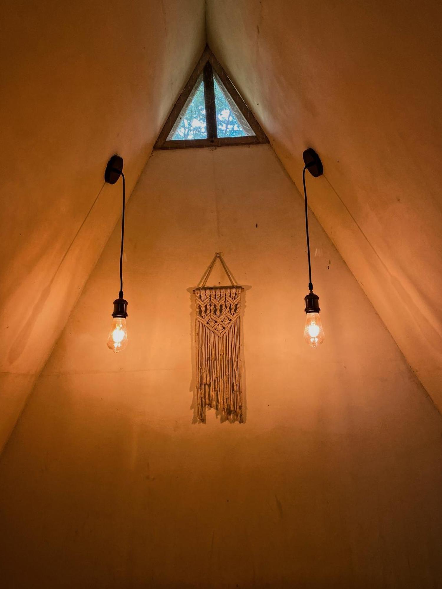 Basa-Basi Lodge Karimunjawa Eksteriør bilde