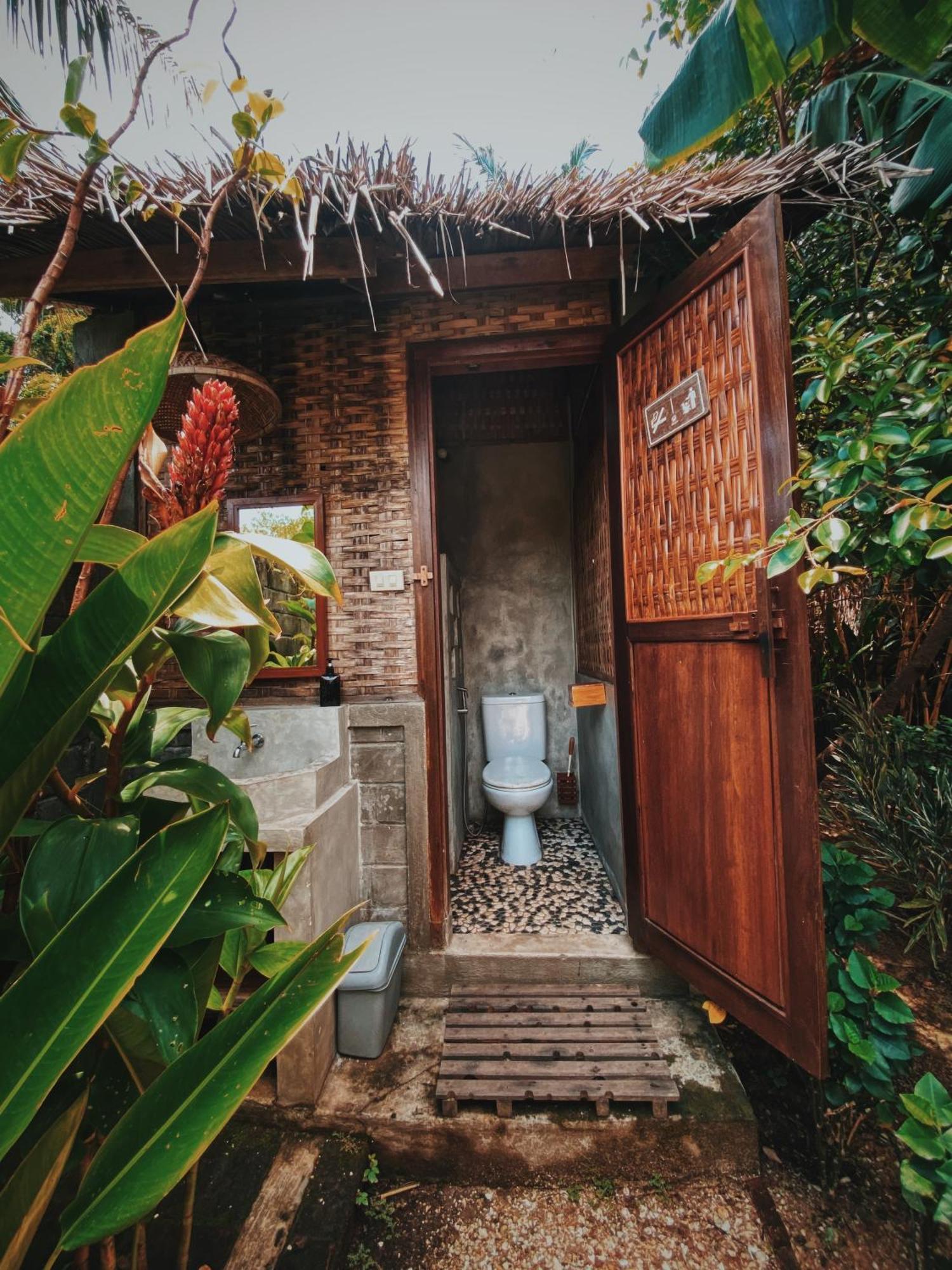 Basa-Basi Lodge Karimunjawa Eksteriør bilde