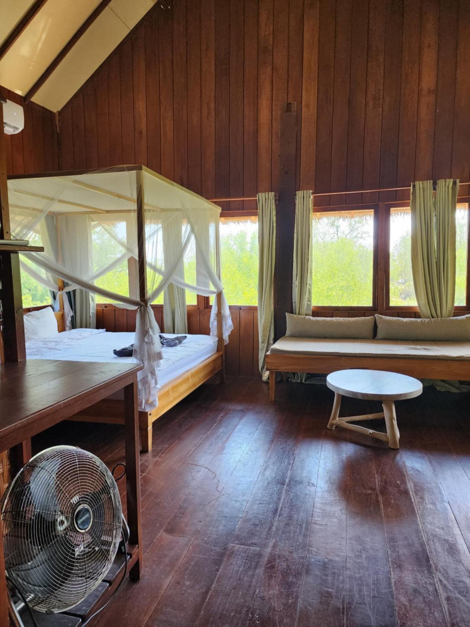 Basa-Basi Lodge Karimunjawa Eksteriør bilde