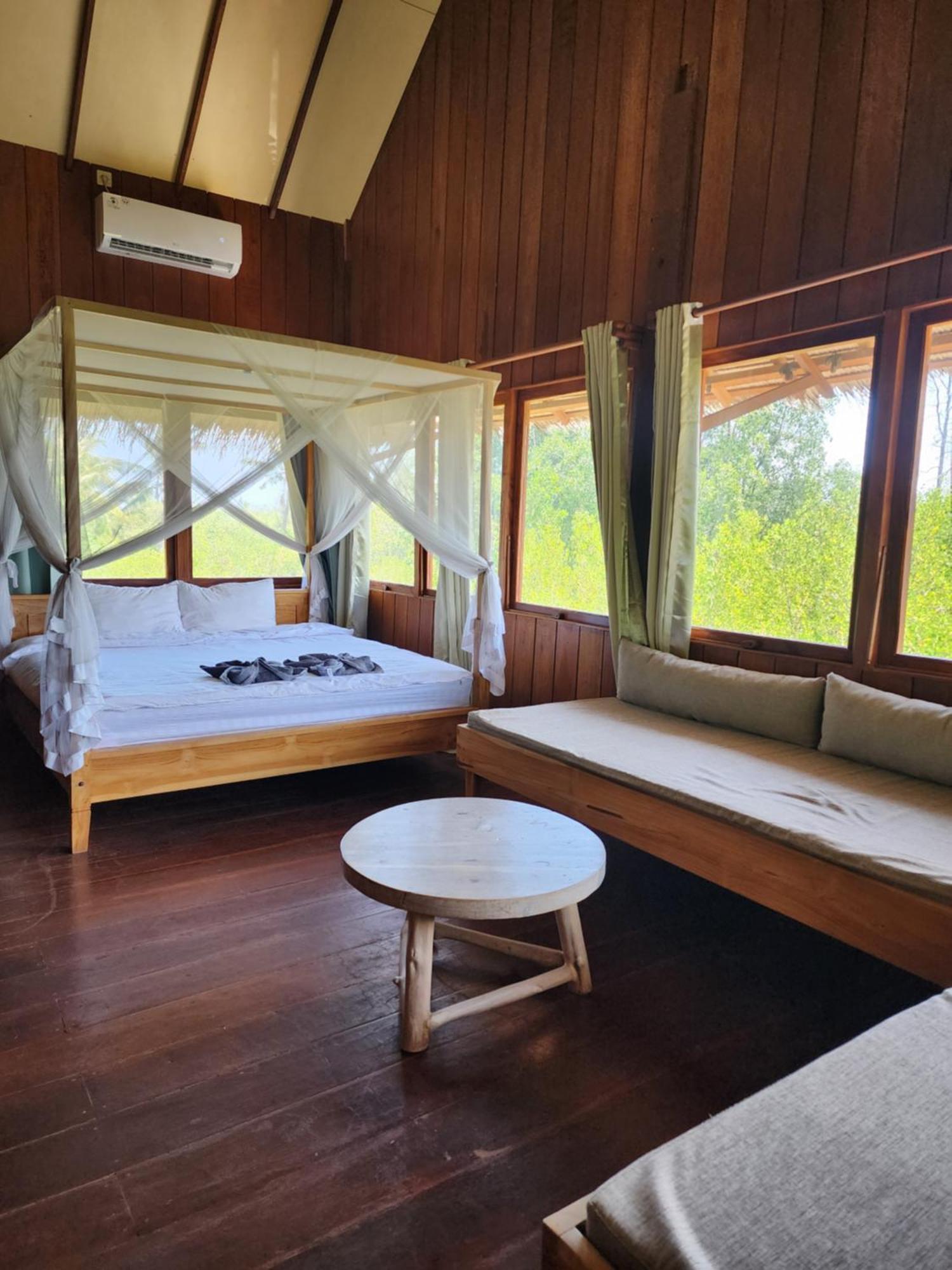 Basa-Basi Lodge Karimunjawa Eksteriør bilde