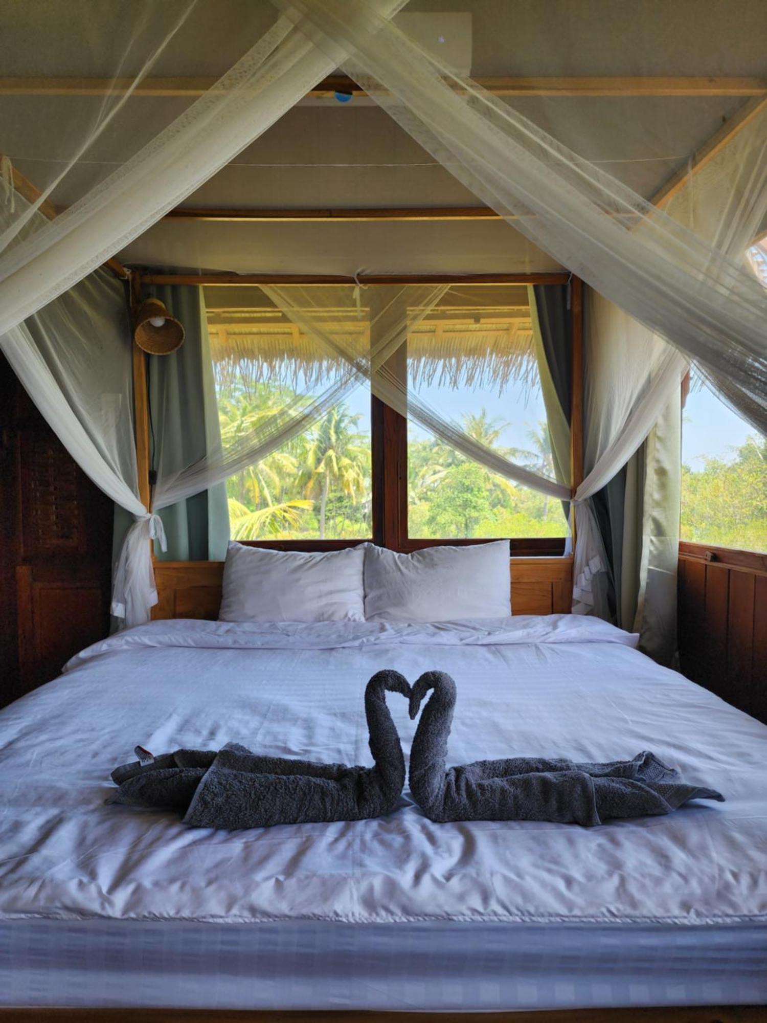 Basa-Basi Lodge Karimunjawa Eksteriør bilde