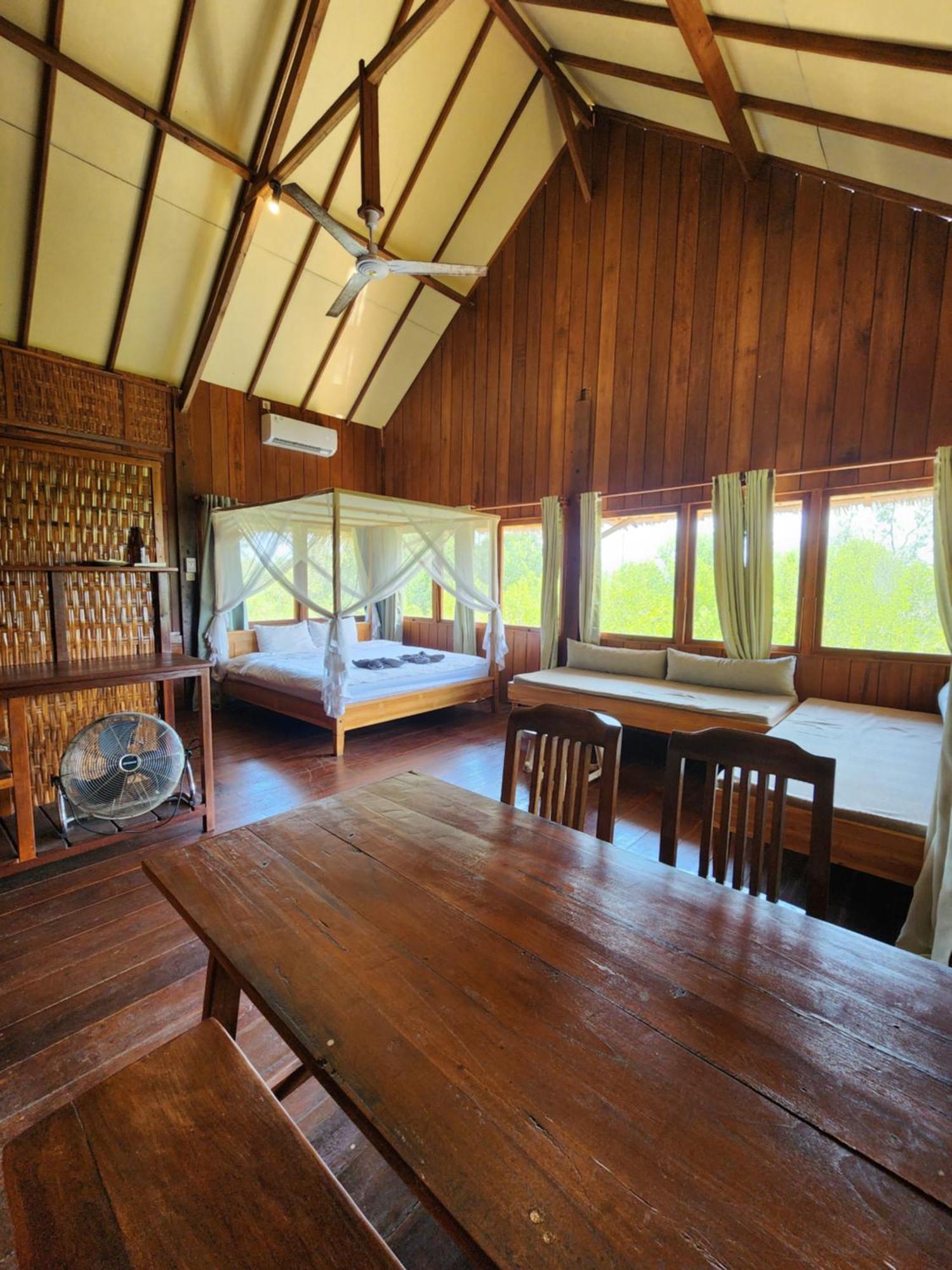 Basa-Basi Lodge Karimunjawa Eksteriør bilde