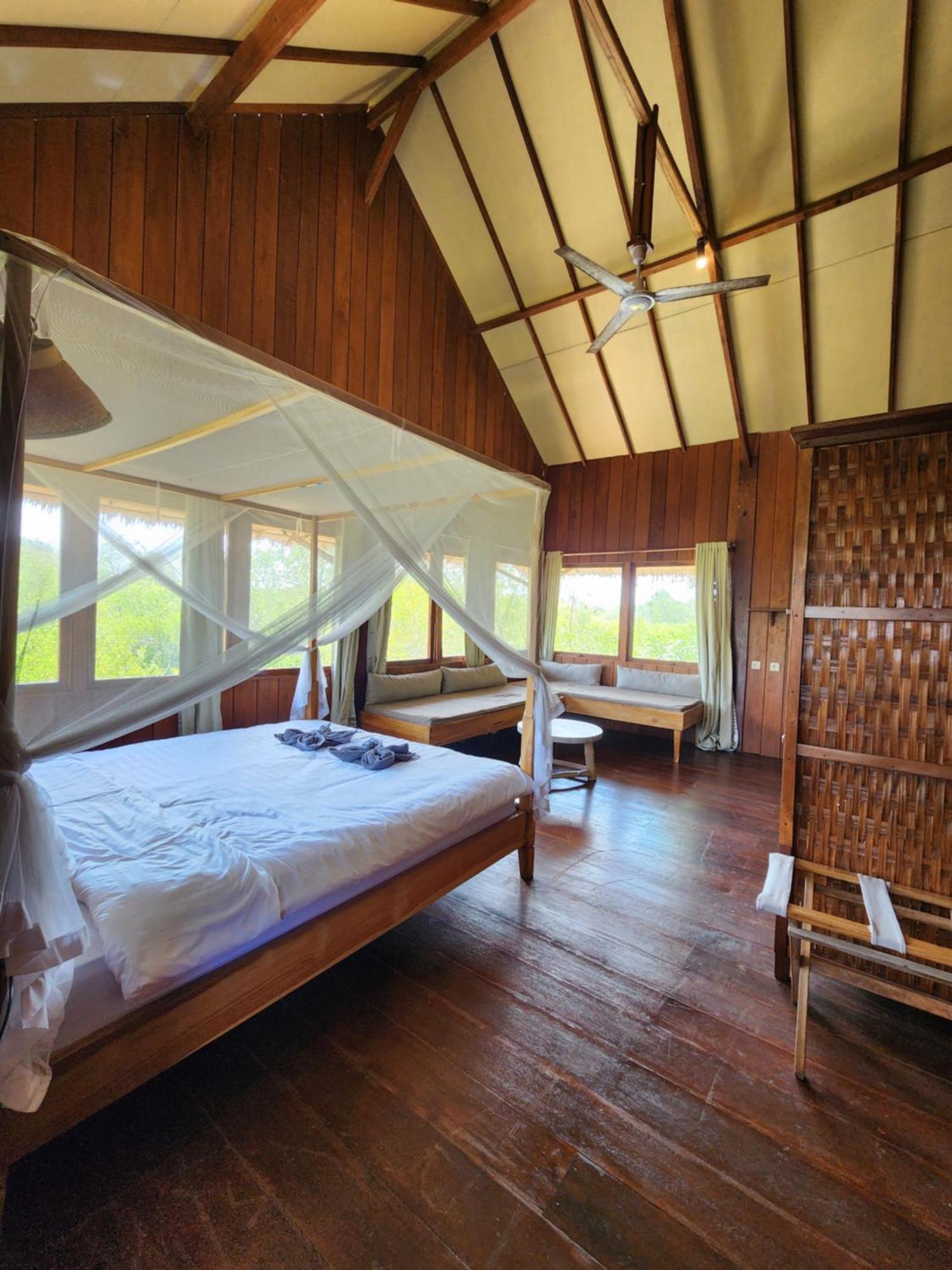 Basa-Basi Lodge Karimunjawa Eksteriør bilde