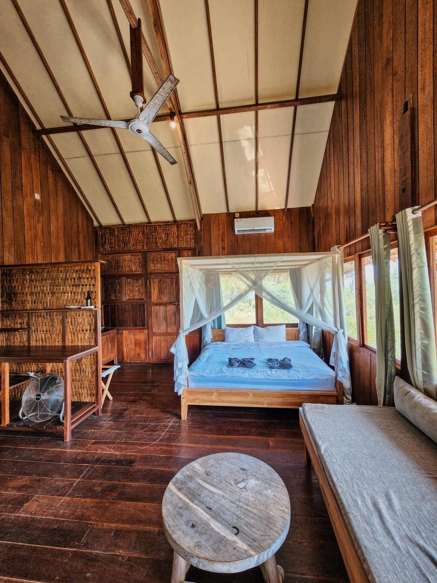 Basa-Basi Lodge Karimunjawa Eksteriør bilde